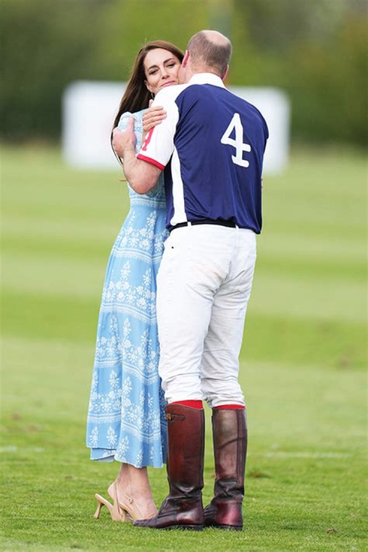 Kate Middleton & Prince William Kiss After His Polo Match: Photo – Hollywood Life