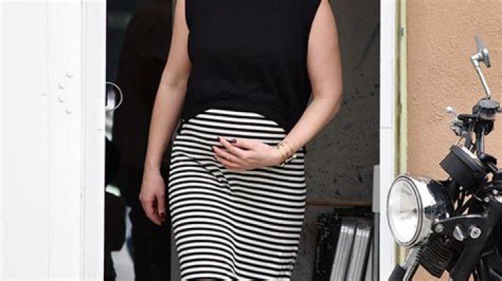 Katherine Heigl Gets Real About 40 Lb Weight Gain & Post-Baby Body: ‘My Boobs Got Ginormous’