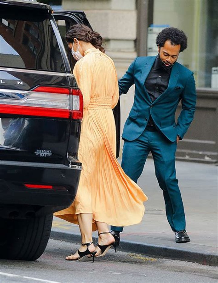 Katie Holmes & BF Bobby Wooten Hold Hands In NYC After Red Carpet Debut: Photos