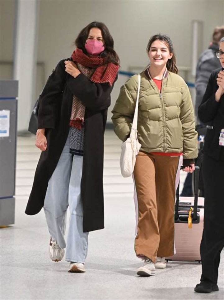 Katie Holmes ‘Tired, Disappointed & Frustrated’ With Tom Cruise’s Absence In Suri’s Life