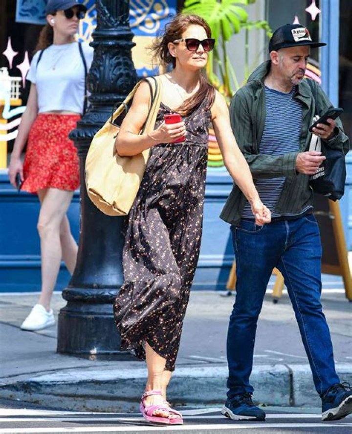 Katie Holmes’ Floral Dress On Emilio Vitolo Jr. Lunch Date In NYC: Pics – Hollywood Life