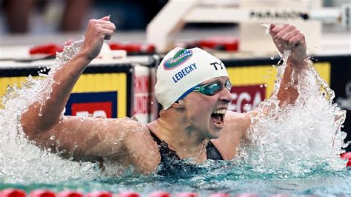 Katie Ledecky Impresses The World By Swimming A Full Pool Lap With Glass Of Milk On Her Head