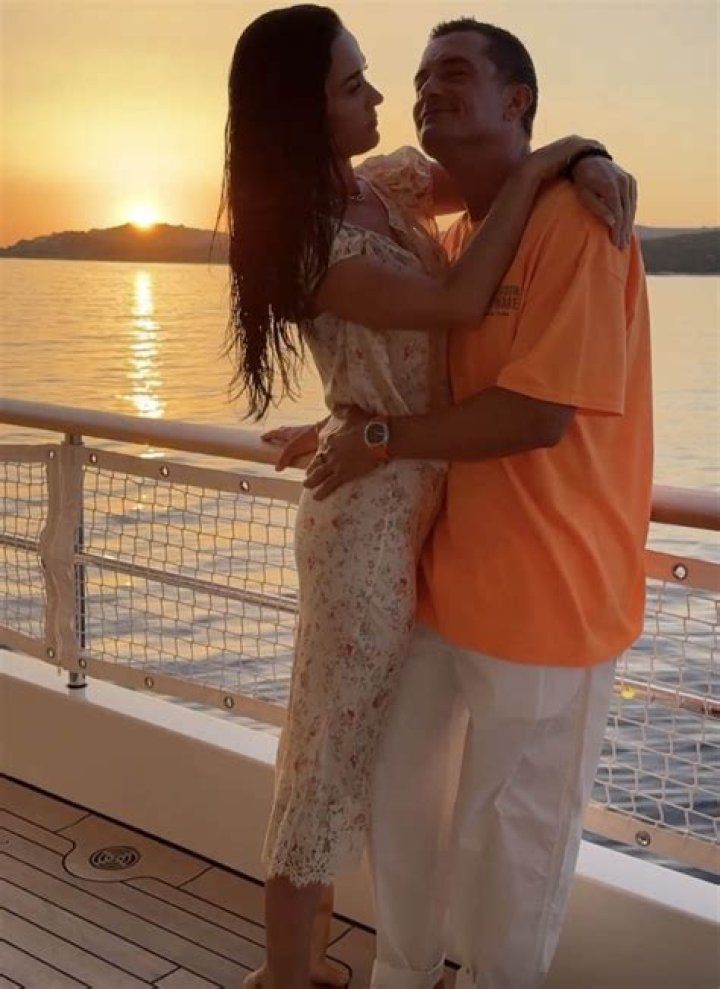 Katy Perry Grabs Orlando Bloom’s Butt As They Passionately Kiss On A Yacht In Capri — Photos