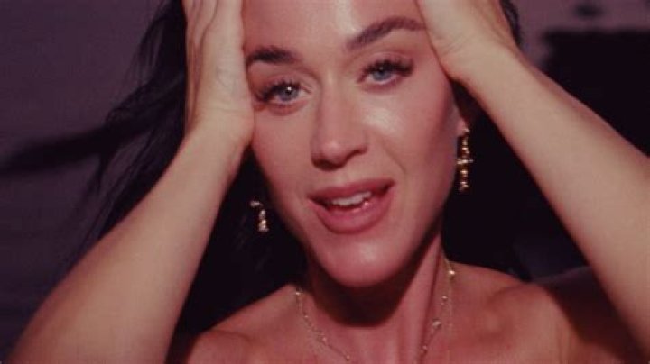 Katy Perry’s Video For ‘Champagne Problems’ Shows Her ‘Pre-Baby’ Body – Hollywood Life