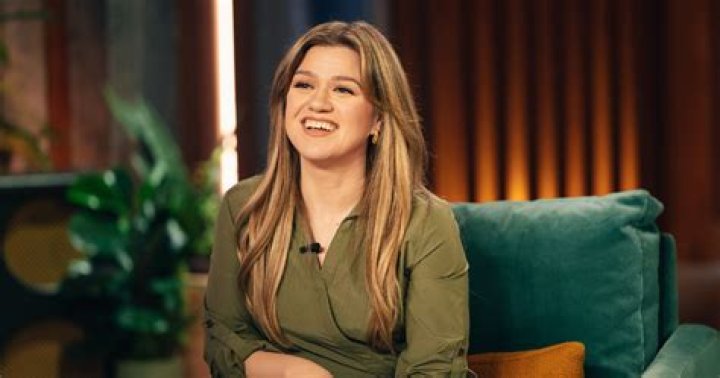 Why Kelly Clarkson’s Not Ready To Date Again After Divorce – Hollywood Life