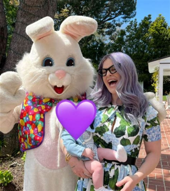 Kelly Osbourne Takes Son To Meet Easter Bunny – Hollywood Life