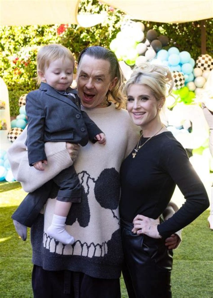 Kelly Osbourne’s Son, 1, Meets Dolly Parton in Adorable New Photo: ‘Heaven’