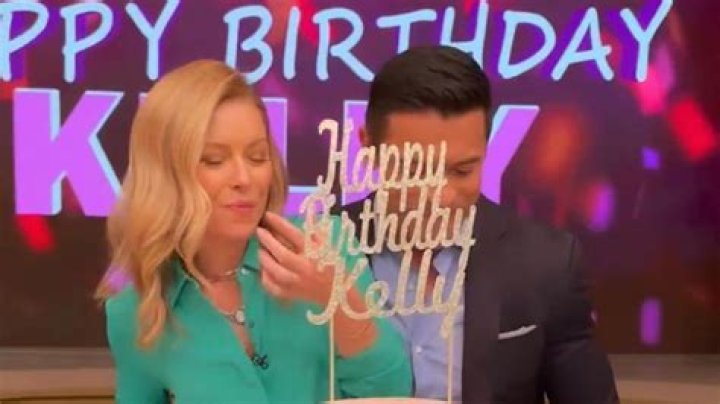 Kelly Ripa Gushes Over Husband Mark Consuelos On 51st Birthday – Hollywood Life