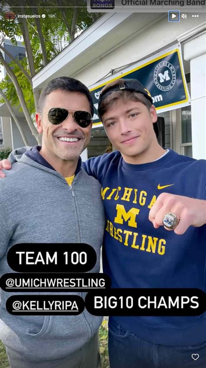 Kelly Ripa & Mark Consuelos Visit Son Joaquin At College For Wrestling – Hollywood Life