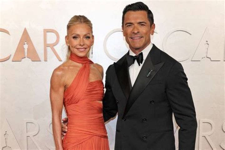 Kelly Ripa Gushes Over ‘Love Of My Life’ Mark Consuelos On 24th Wedding Anniversary