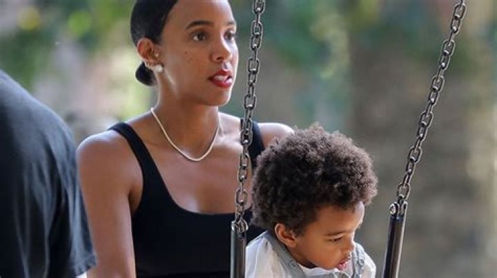 Kelly Rowland Takes Her Sons, Titan and Noah, To The Park: Photos – Hollywood Life