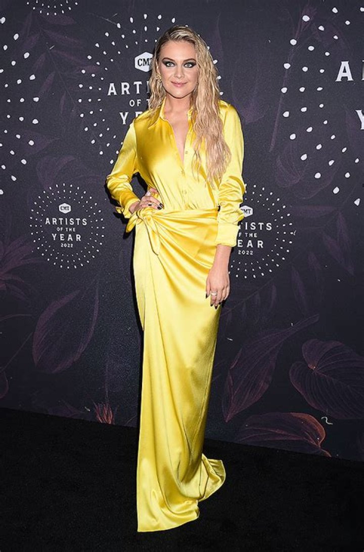 Kelsea Ballerini Rocks Plunging Yellow Silk Top For CMT Artists Of The Year