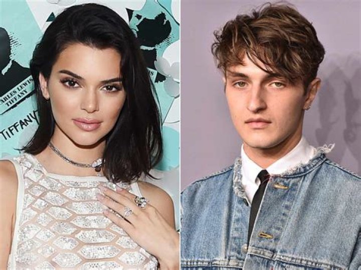 Kendall Jenner & Anwar Hadid Party In NYC After Making Out – Pics – Hollywood Life