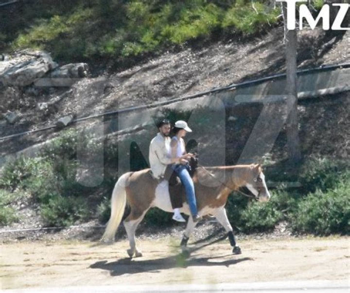 Kendall Jenner & Bad Bunny Cozy Up On Horseback Riding Date – Hollywood Life
