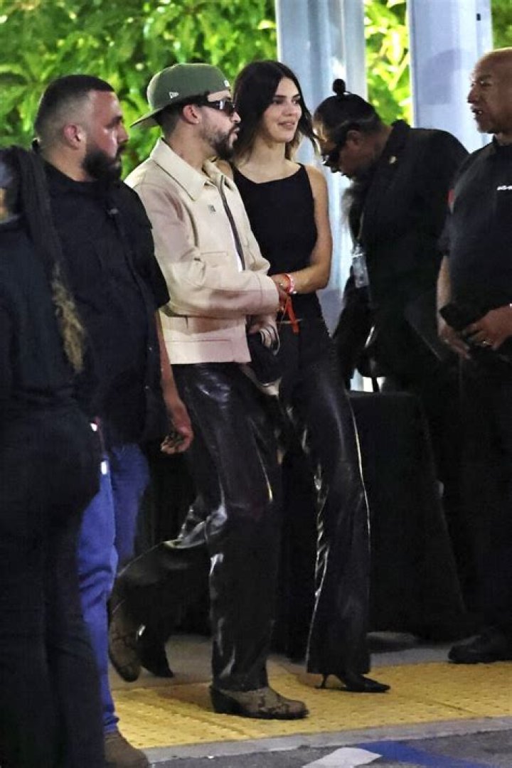 Kendall Jenner & Drake ‘Low Key Flirting’ At Her Insane 20th Birthday Party
