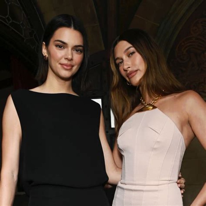 Kendall Jenner & Hailey Baldwin Twin In Black As They Enjoy A Juice Date After The Gym – See Pics