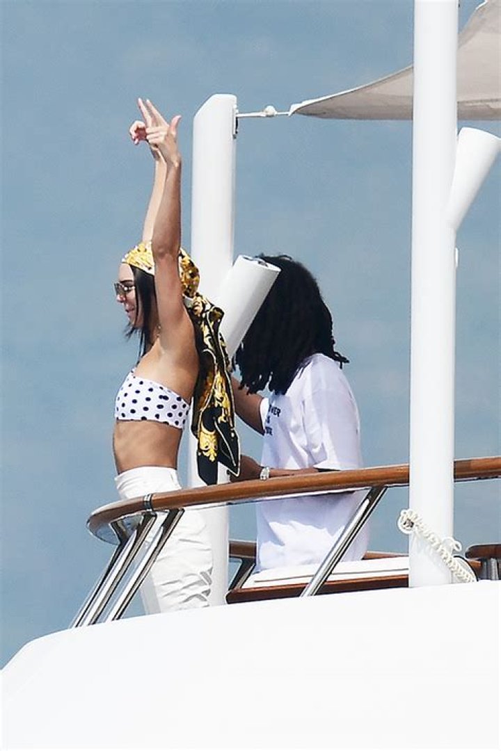 Look Glam Onboard Yacht – Hollywood Life