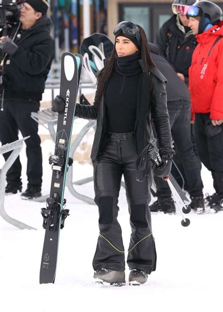 Kendall Jenner Shows Off Snowboarding Skills In Aspen — Watch Videos – Hollywood Life