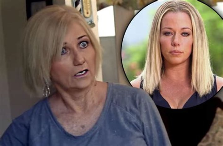 Kendra Wilkinson’s Mom At Tearful Daughter’s Side Post-Cheating Scandal