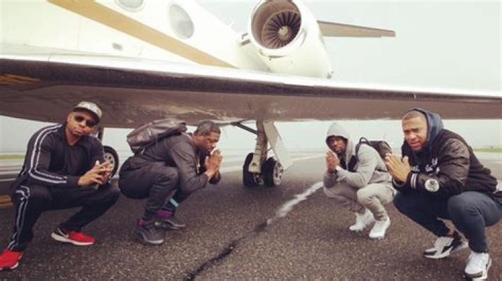 Tire Blows On Landing In Near Accident – Hollywood Life