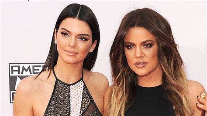 Khloe Kardashian Posts Kendall Jenner Look-Alike Mirror Selfie – Hollywood Life