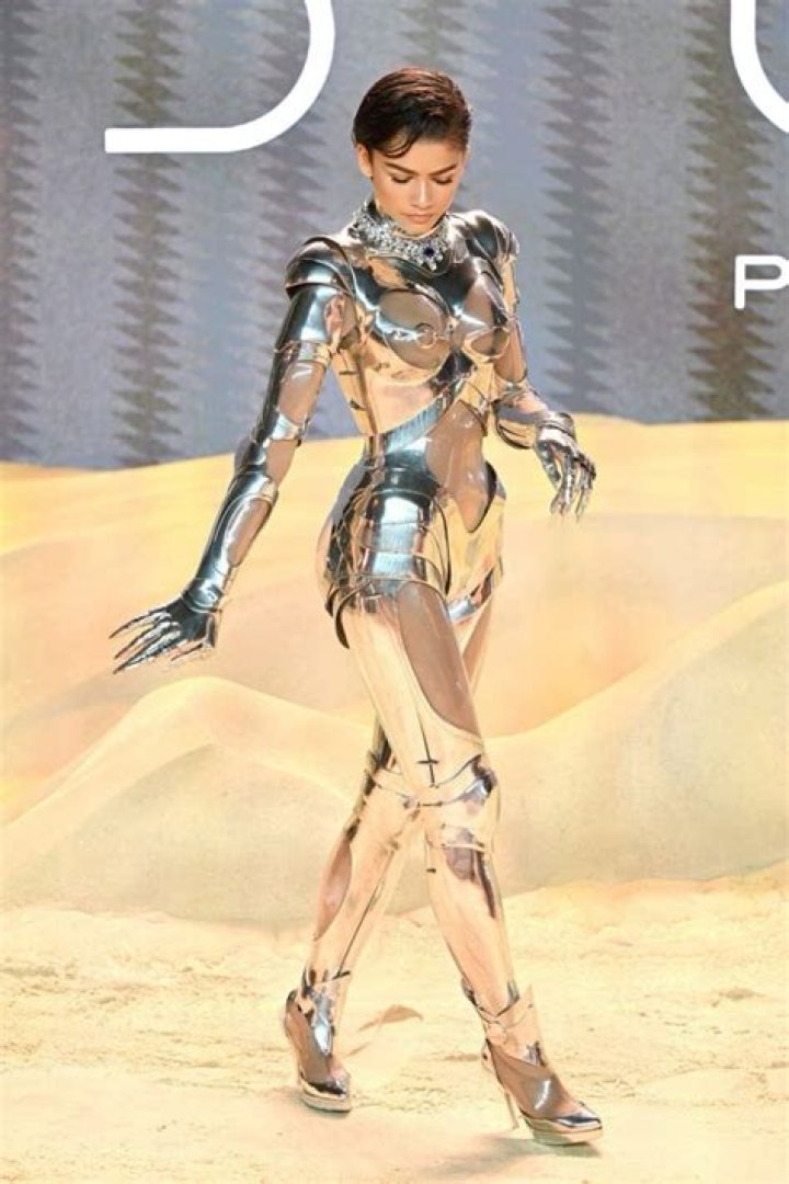 Planned On ‘Insane’ Mugler Costume – Hollywood Life