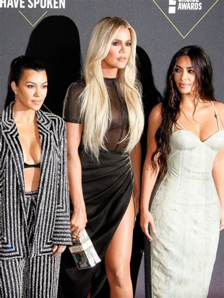 Kim Kardashian Issues Apology To Khloe & Kourtney For Japan Diss – Hollywood Life