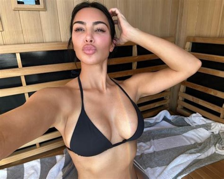 Kim Kardashian Rocks Black Bikini In Selfie In A Sauna – Hollywood Life