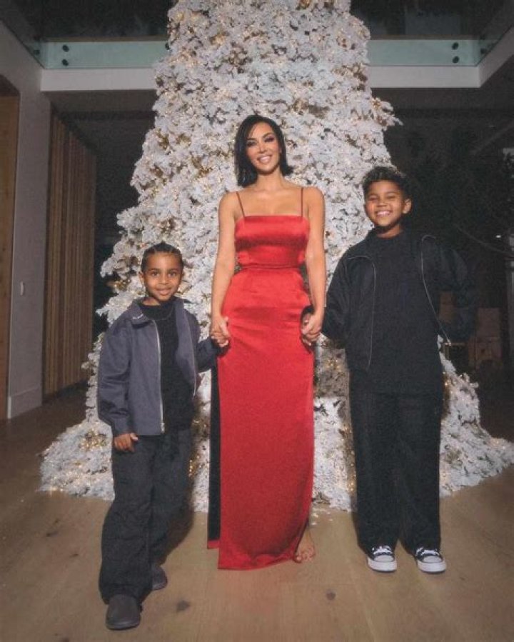 Kim Kardashian Proves Family Posed Together For Photos At Xmas Eve After Being Accused Of Photoshop