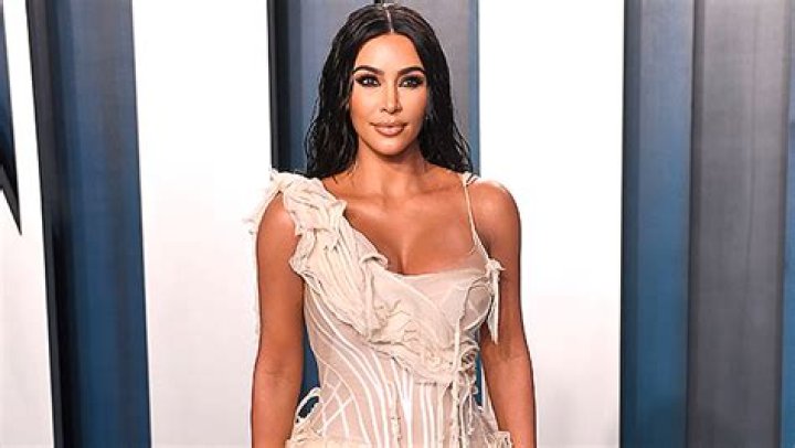 Kim Kardashian Claps Back After She’s Mocked For Confusing Hail & Snow: ‘I’m Not A Meteorologist’