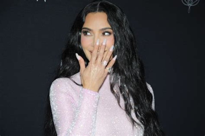 Kim Kardashian’s Long Nails — Clear Manicure For Paris Fashion Week – Hollywood Life