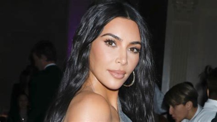 Kim Kardashian Stuns In Low-Cut Top & Flowy Hair During Bathroom Pic – Hollywood Life