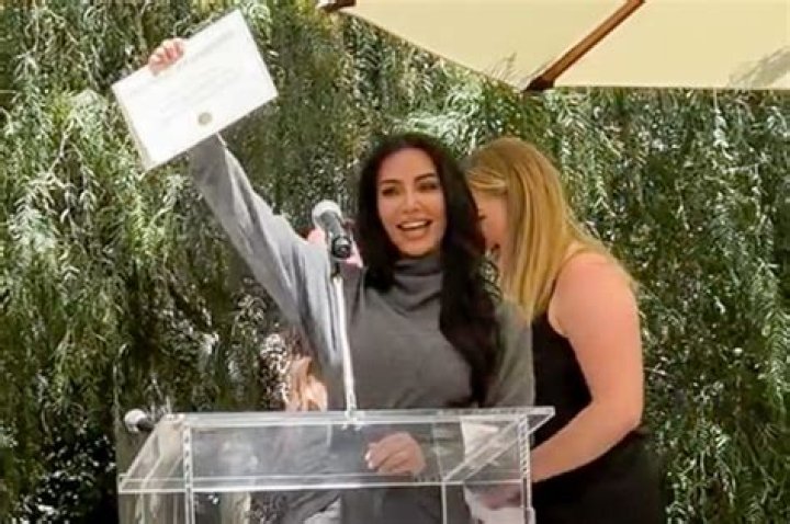 Kim Kardashian’s Going ‘Legally Blonde’: She Wants To Go To Law School