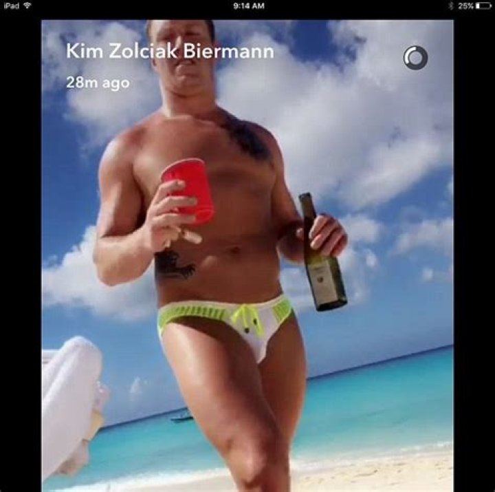 Kim Zolciak’s Husband Kroy Flaunts Toned Body In Speedo: Watch – Hollywood Life