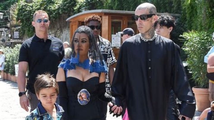 Kourtney Kardashian Wears Black Dress & Veil With Travis Barker: Photos – Hollywood Life