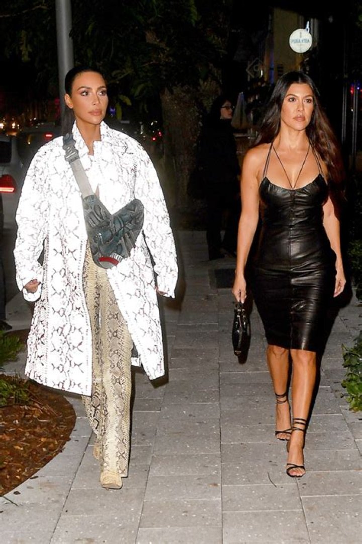 Kourtney Kardashian Cries After Fight With Kim On KUWTK – Hollywood Life