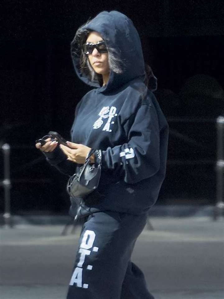 First Photos After Travis Barker Hospitalization – Hollywood Life