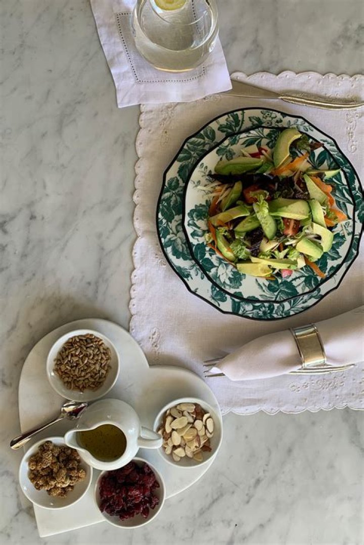 Kourtney Kardashian Reveals Exactly What She Eats On Keto Diet To Get Her Incredible Body at 40