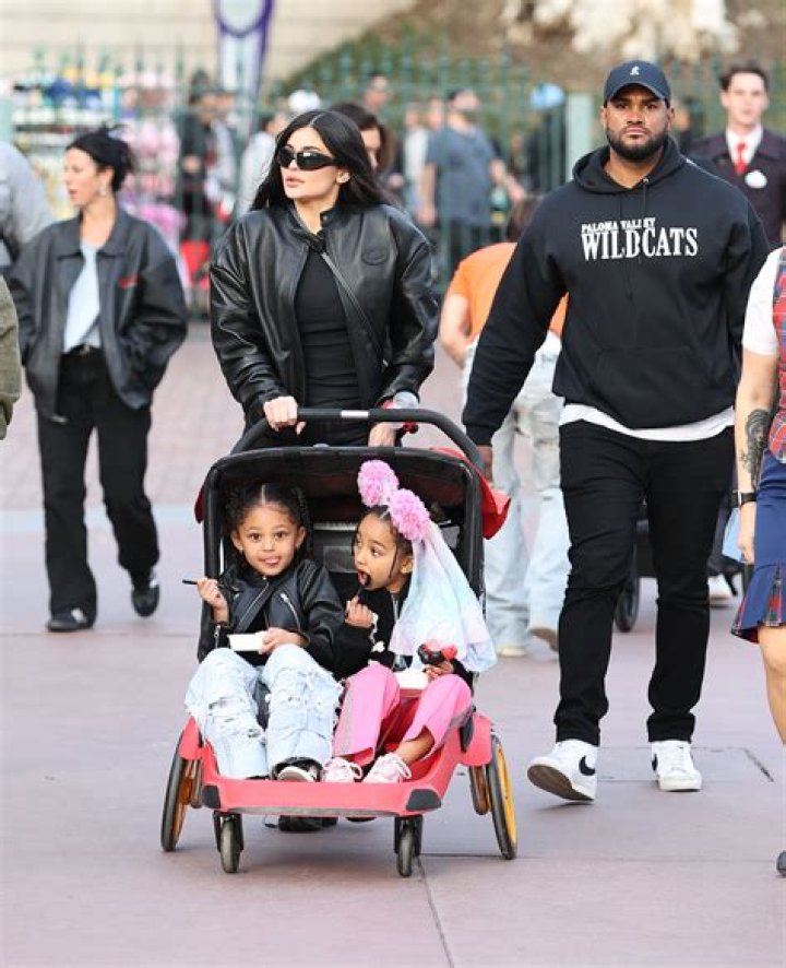 Kylie Jenner & Travis Scott Reunite For Disney World Playdate With Stormi & Kardashians — Pics