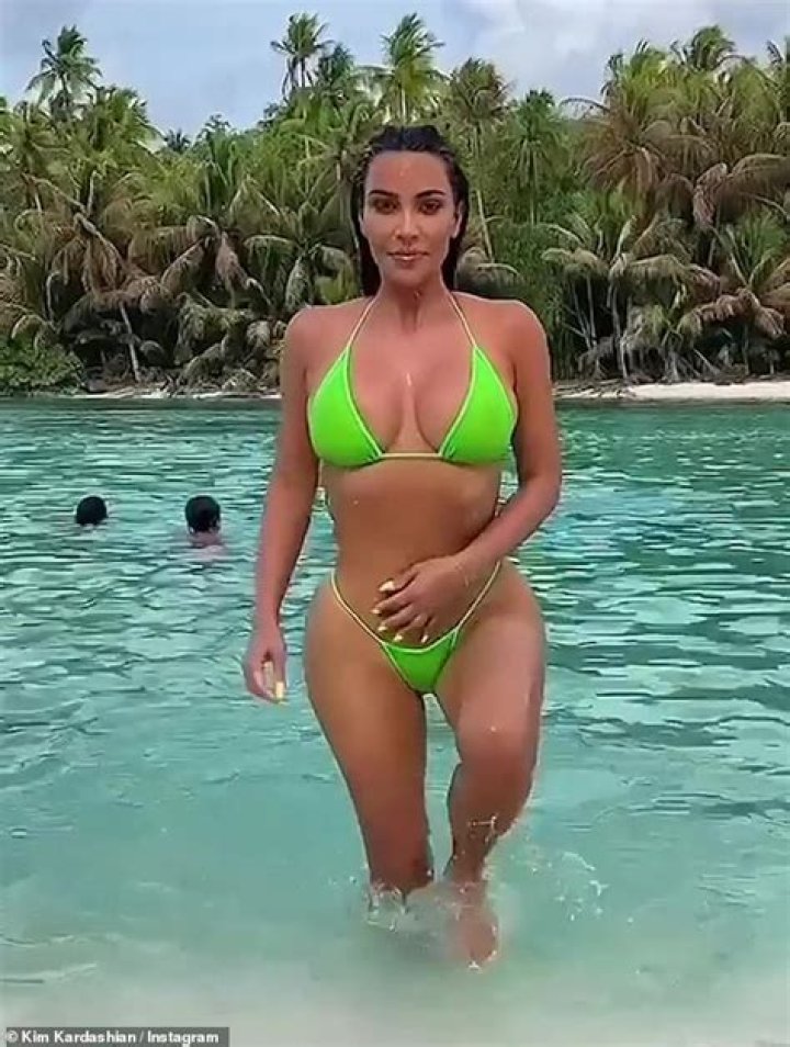 Kourtney Kardashian In Neon Green Bikini In Instagram Photos – Hollywood Life