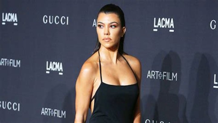 Kourtney Kardashian Reacts To Bathroom Food Photo Backlash – Hollywood Life