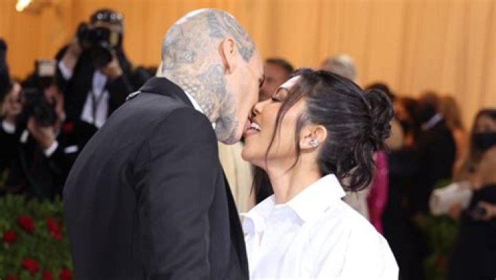 Kourtney Kardashian Straddles Travis Barker At Drum Practice: Video – Hollywood Life