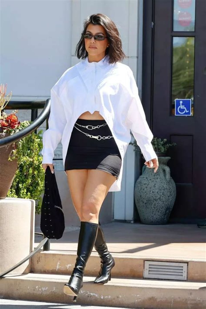 Get Kourtney Kardashian's Look!