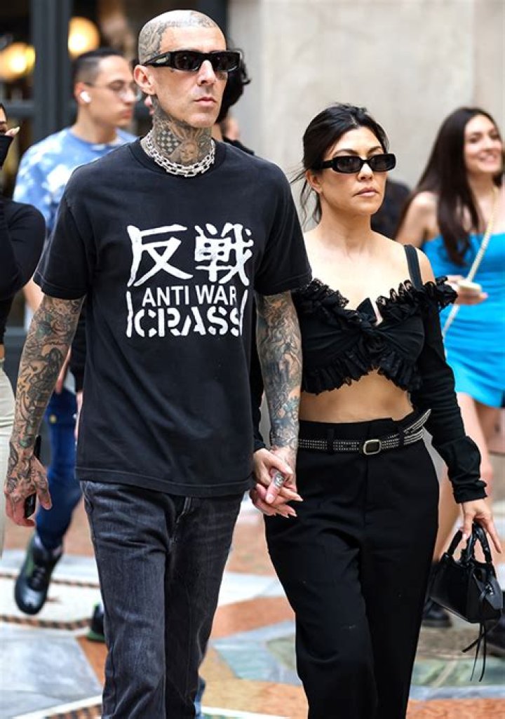 Kourtney Kardashian & Travis Barker ‘So Annoyed’ By Their Edit On ‘The Kardashians’