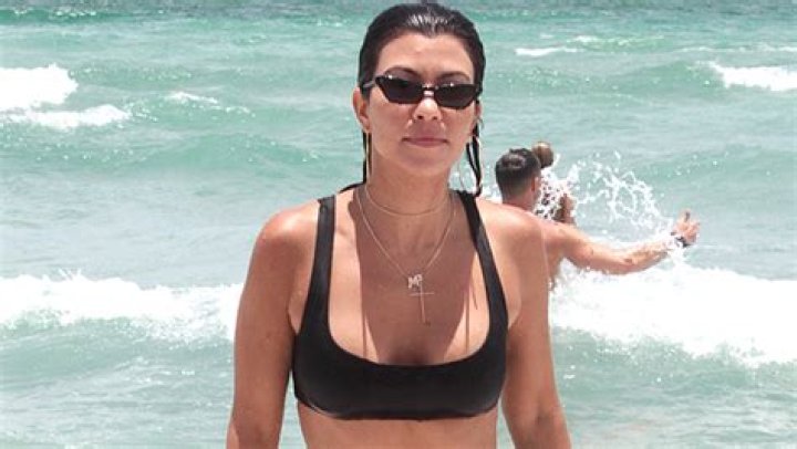 Kourtney Kardashian Shares Unedited Bikini Photo & Fans Love It – Hollywood Life