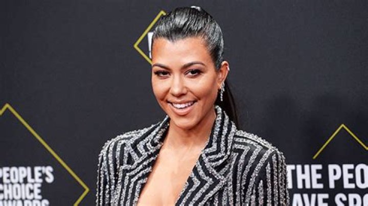 Kourtney Kardashian Loses Her Eyebrows & Looks Wild Using Insta Filter During Khloe’s Birthday