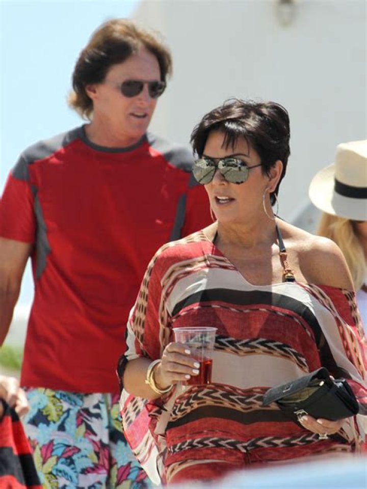 Kris Jenner Admitted To Cheating — Her Sister Accuses, Discussing Split