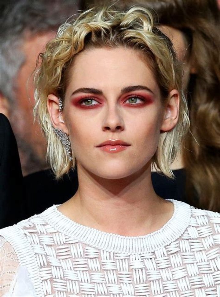 Her 6 Best Looks – Hollywood Life