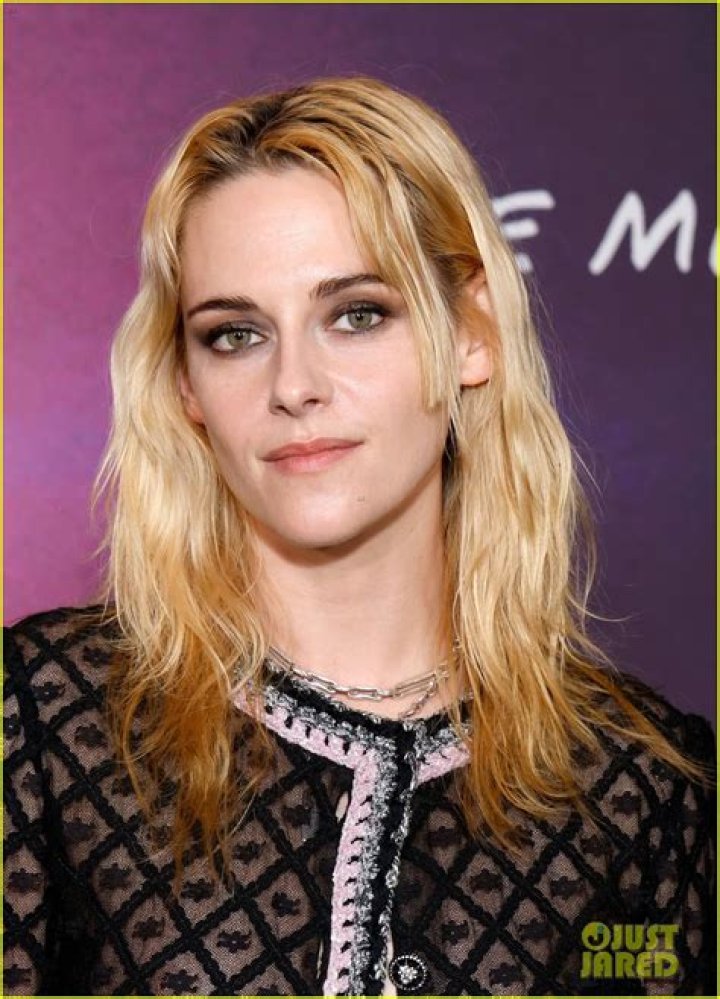 Kristen Stewart Shows Off Blonde Hair In Venice With GF Dylan Meyer – Hollywood Life