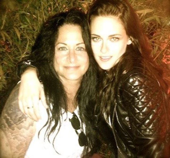 Kristen Stewart’s Mom Wishes Her A Happy Birthday With Sweet Instagram